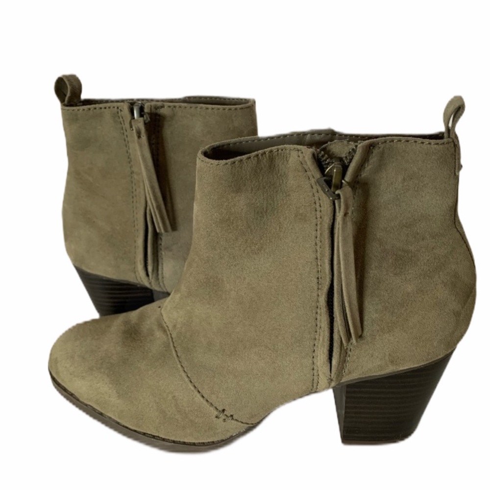 Old Navy Faux Suede 2-1/2”Heel Side Zip Bootie Sz 8
